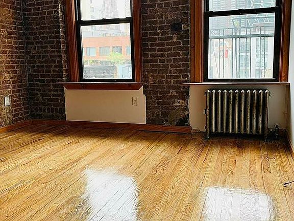 4th image of 312 W 51st St #5B