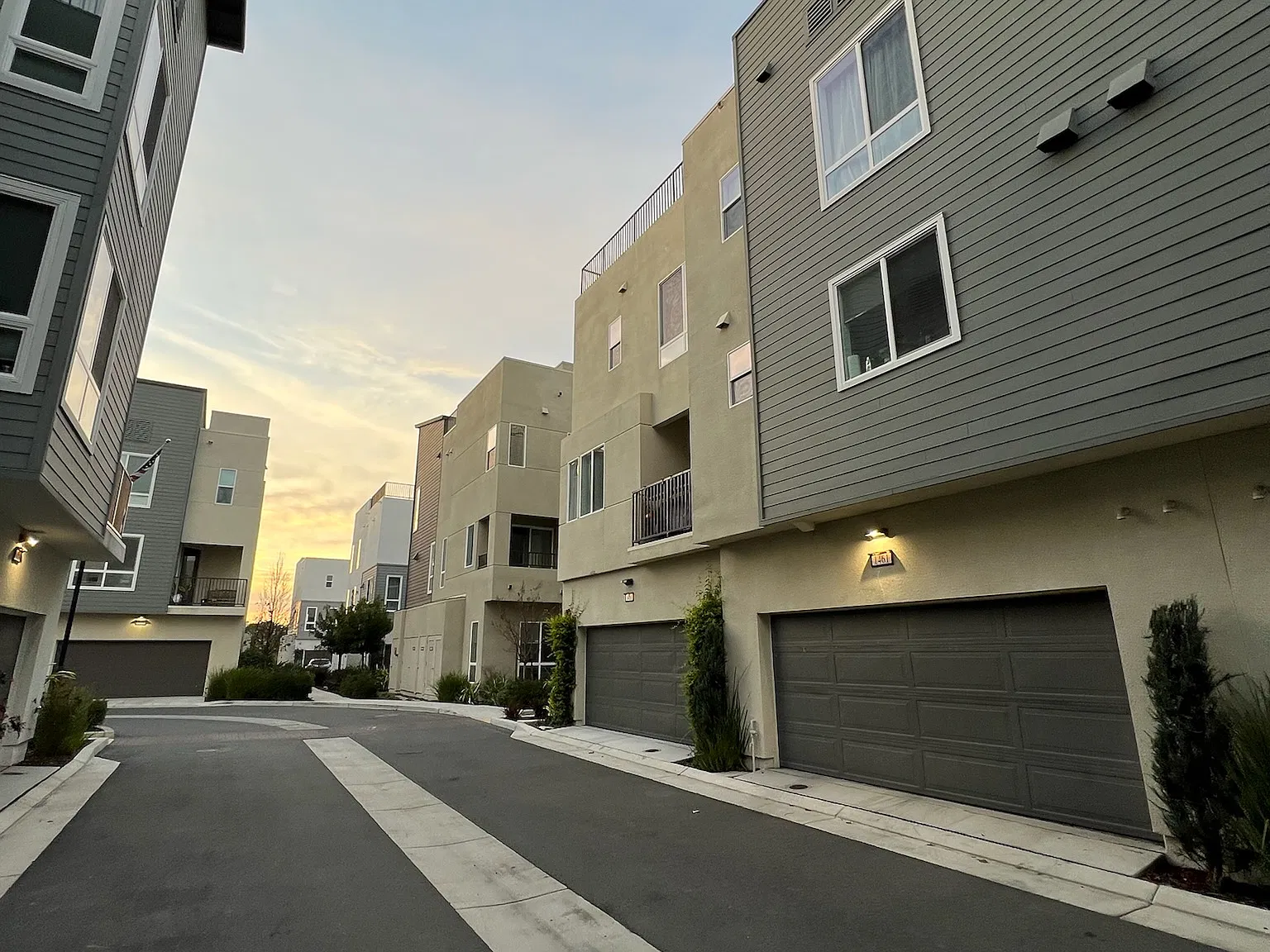 3 bed, 1712 sqft, $3,895 — Photo 1