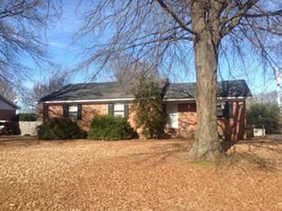 3rd image of 118 Honeysuckle Dr