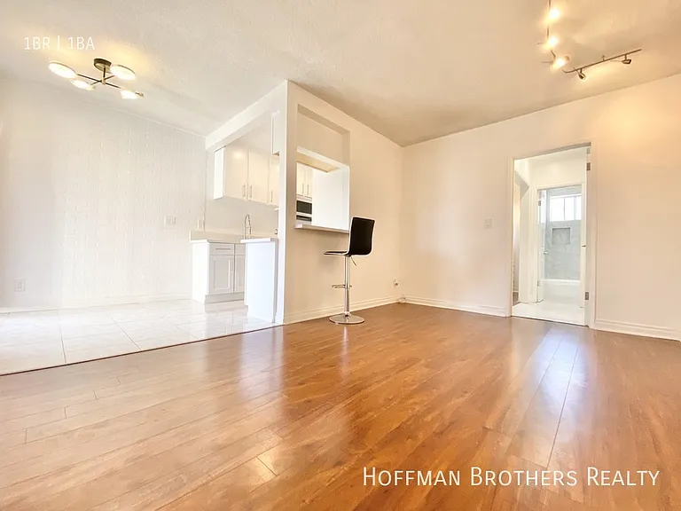 1315 N June St #117 — Photo 1
