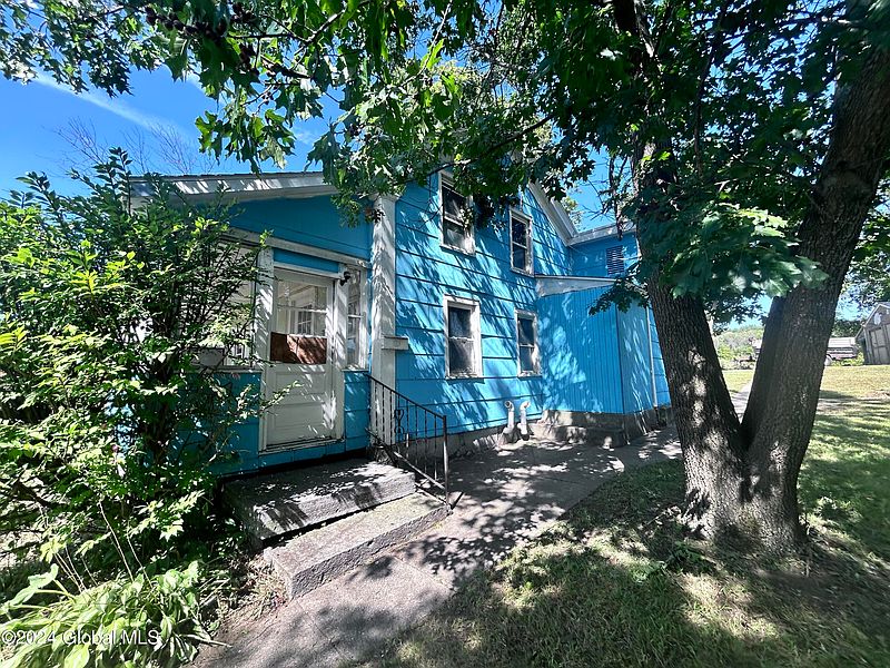 4th image of 96 River Street