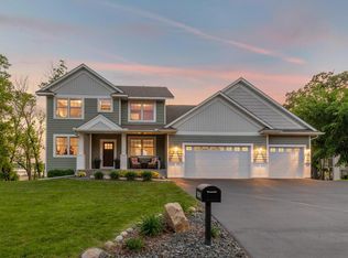 6995 Magda Dr, Osseo, MN 55369