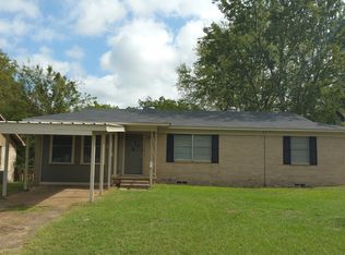 528 Circle Dr, Lindale, TX 75771