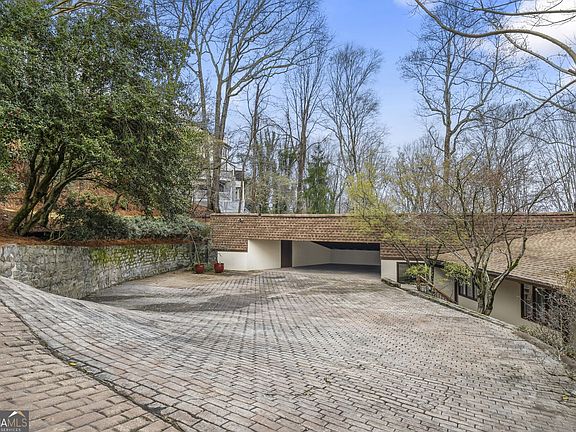 3rd image of 130 Huntcliff Point