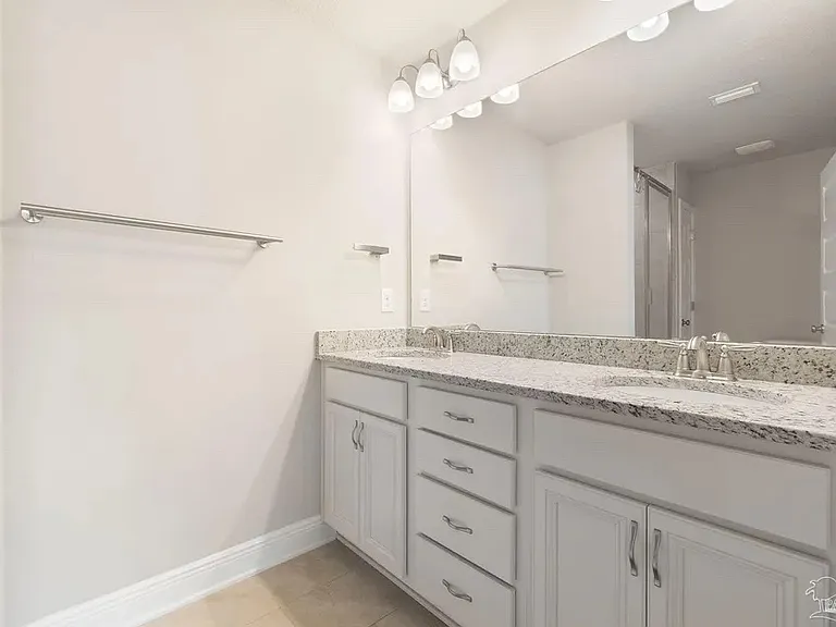 308 S F St — Photo 8
