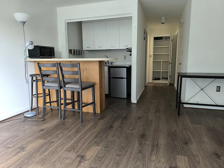 1800 Taylor Ave N #9 — Photo 9