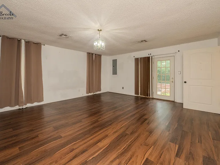 502 Marconi St — Photo 19