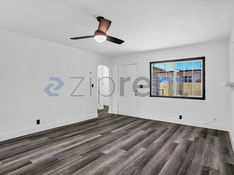 807 E Shields Ave #807 — Photo 6