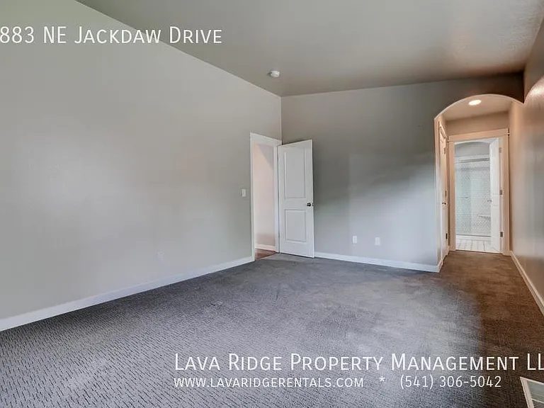 2883 NE Jackdaw Dr — Photo 15