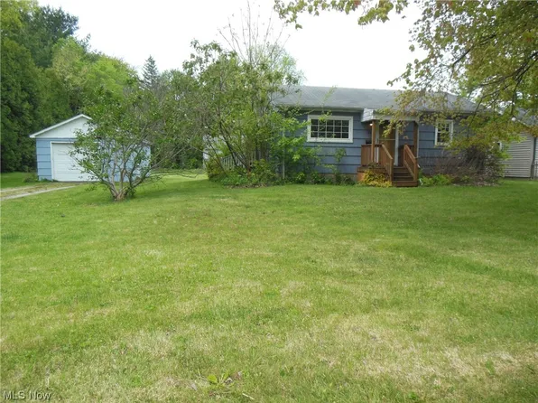 621 Lake Erie St, Conneaut, OH 44030