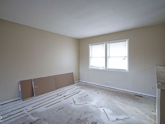 4th image of 8610 Meadowlark Dr