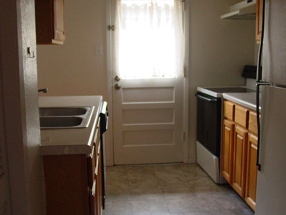 Kitchen facing back door