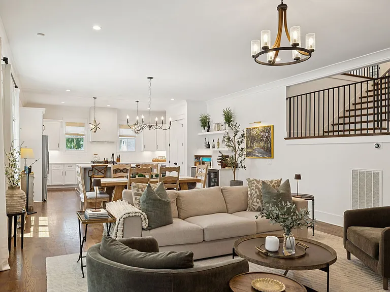 2203 Hobbs Rd — Photo 15