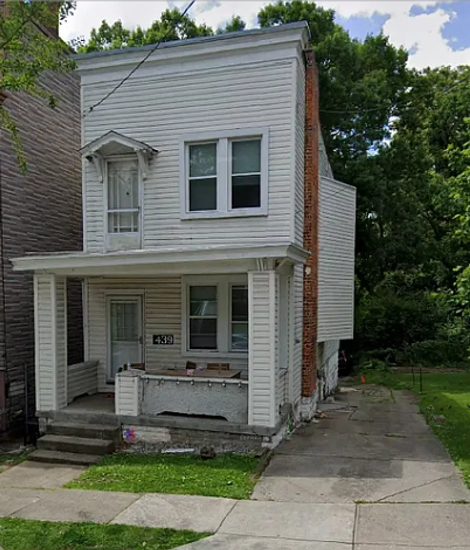 439 Warner — Photo 1