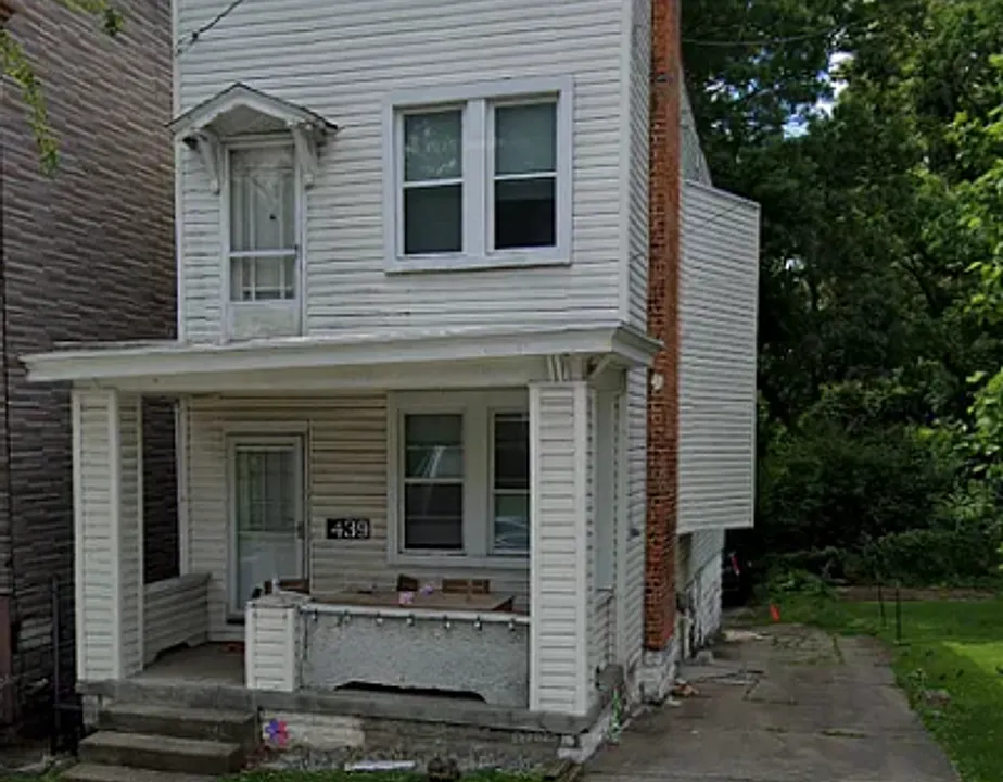 439 Warner St