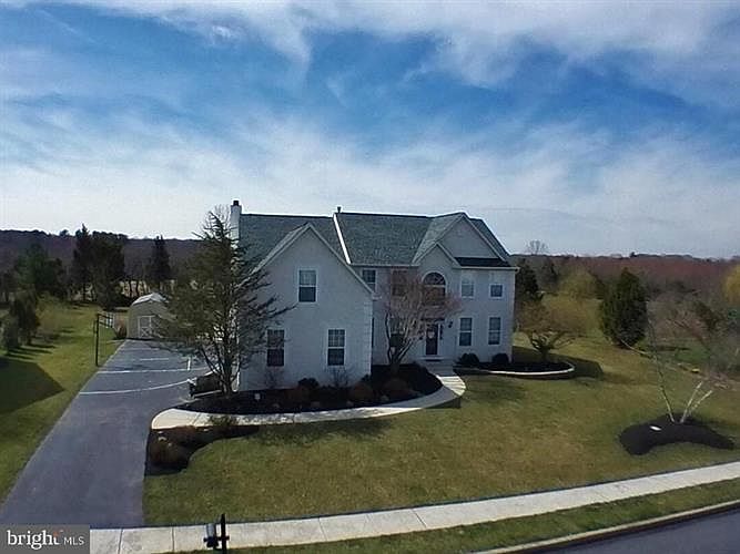 1st image of 61 Bradford Dr