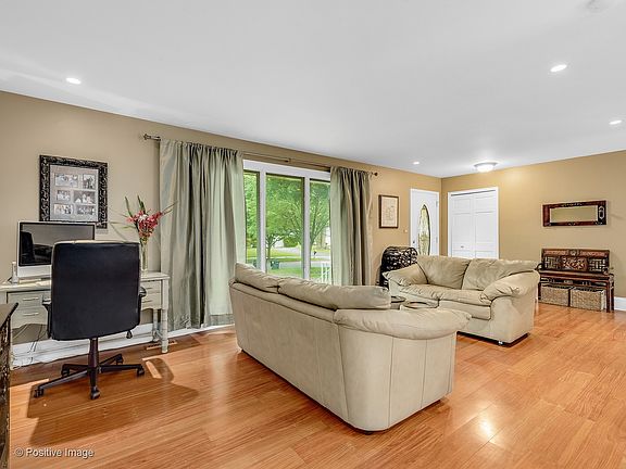 4th image of 6S015 S Country Glen Dr