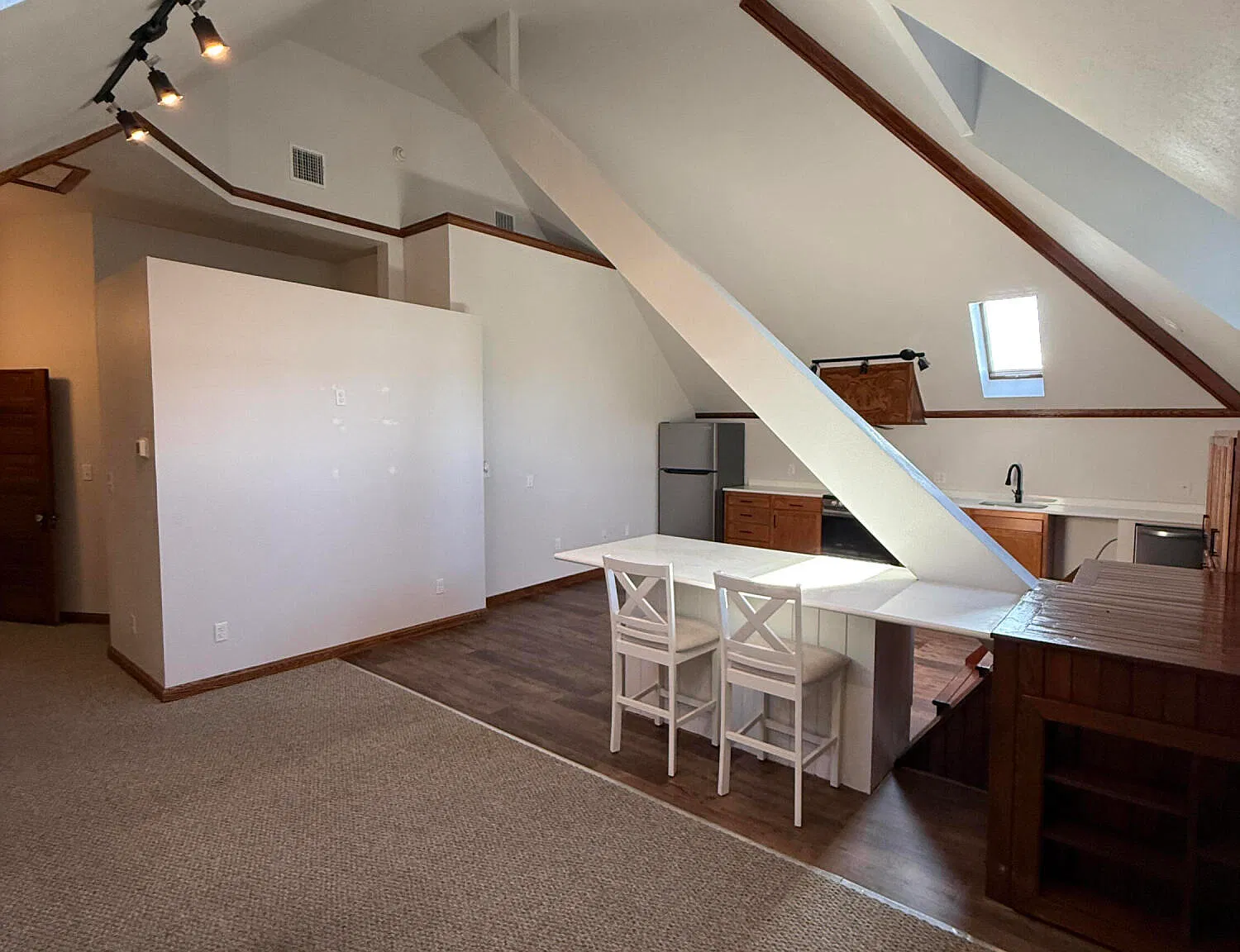 1 bed, $1,030 — Photo 3