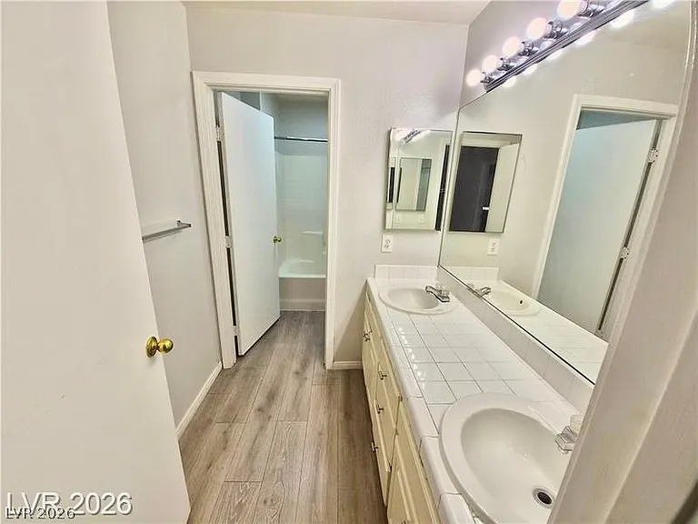 1080 Red Butte St #B1 — Photo 8