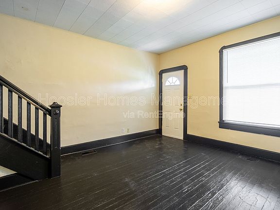 3rd image of 2511 Turner Ave