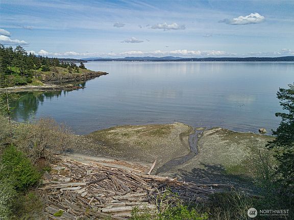 5th image of 2553 A Cattle Point Road