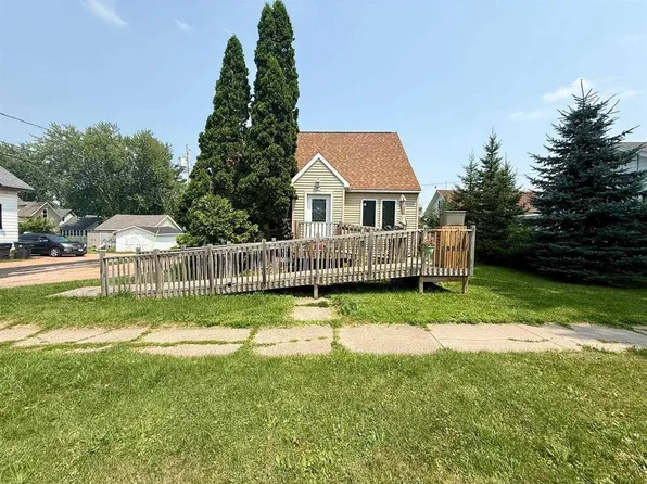 209 E Arnold St, Marshfield, WI 54449