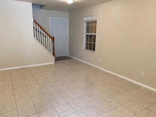 528 Wilcox Avenue, Unit 1 — Photo 4
