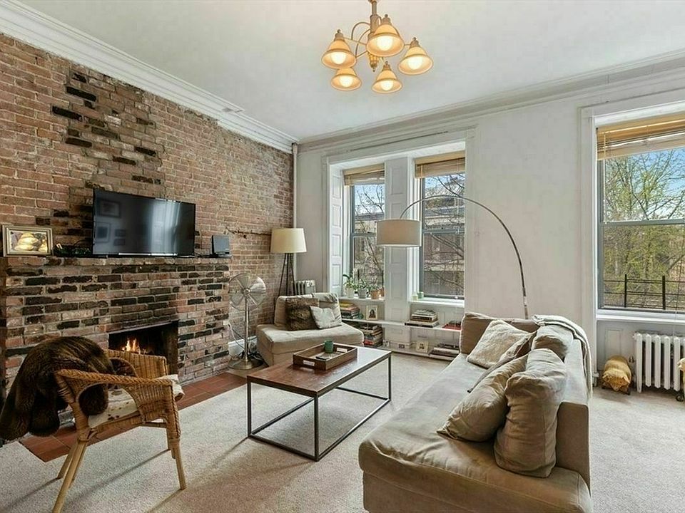 1st image of 137 W 85th St #34