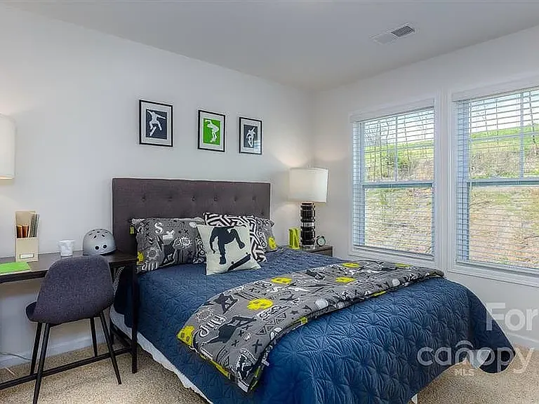 131 Creekview Rd — Photo 16