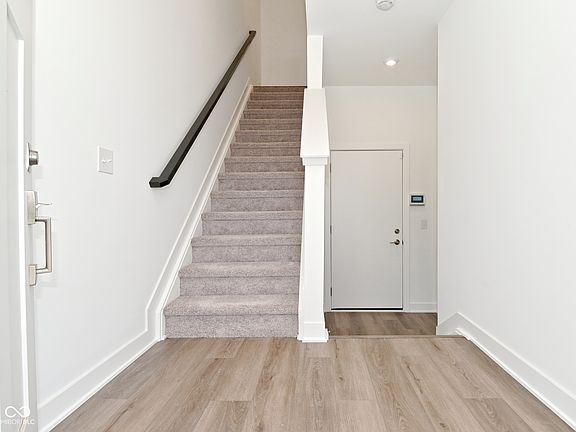 2nd image of 2446 Winthrop Ave