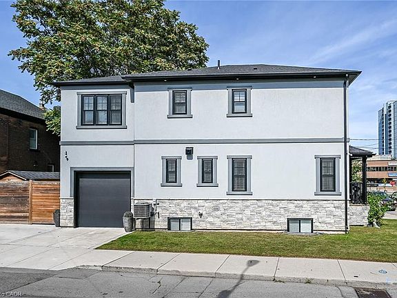 3rd image of 109 Ray St N