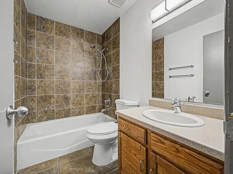 154 W 5th St #222 — Photo 20