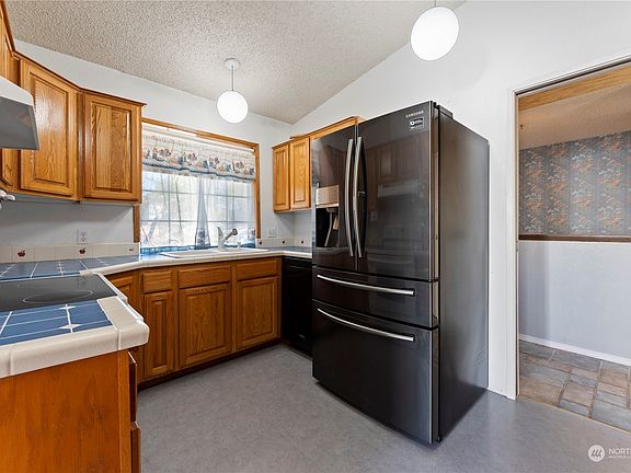 5th image of 2150 S Crestmont Drive