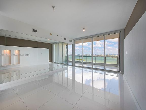 2nd image of 2020 N Bayshore Dr APT 3207