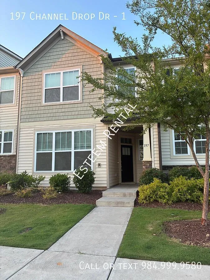 3 bed, 2.5 bath, 1600 sqft, $1,695 — Photo 1
