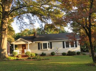 210 N Oak St, Lowell, NC 28098