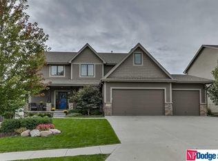 20009 Dewey Ave, Elkhorn, NE 68022