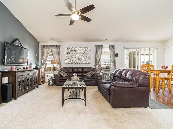 3rd image of 442 Hemhill Dr