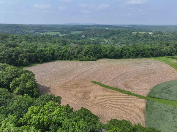 21.99 Observatory Rd, Cross Plains, WI 53528