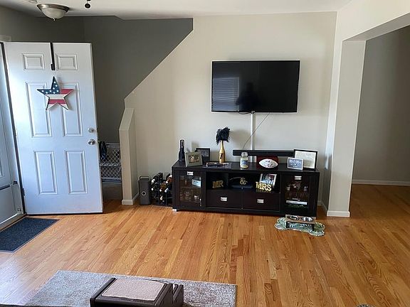 3rd image of 26 Hourihan St #2