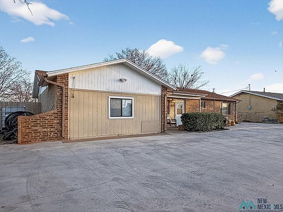 3rd image of 312 Twin Diamond Rd