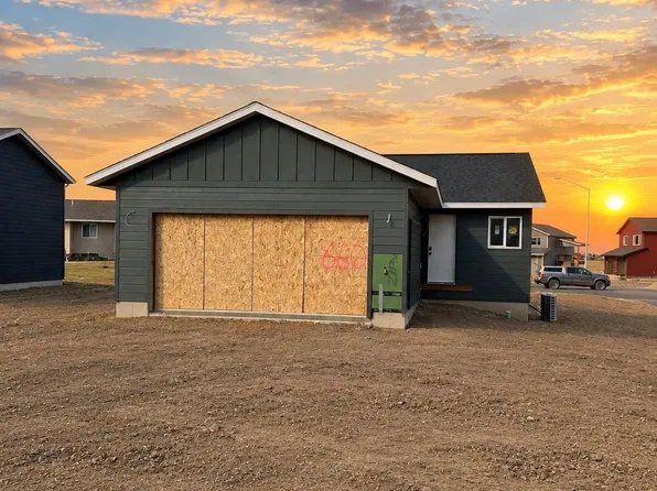 660 Liberty Park Dr, Box Elder, SD 57719