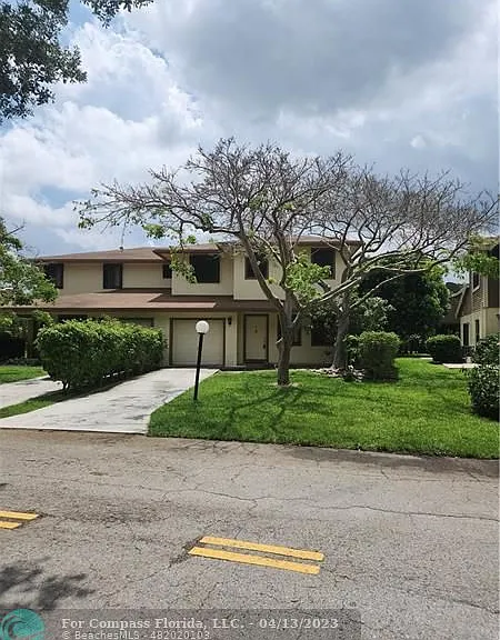 6094 Live Oak Ct #A — Photo 2