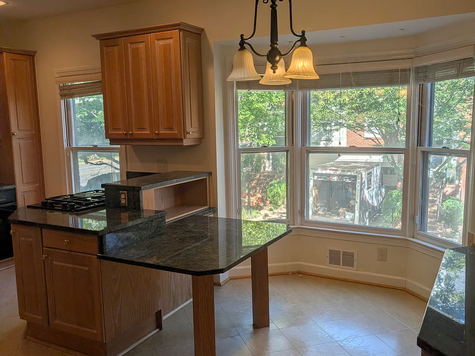 3 bed, 3.5 bath, 3088 sqft, $4,700 — Photo 4
