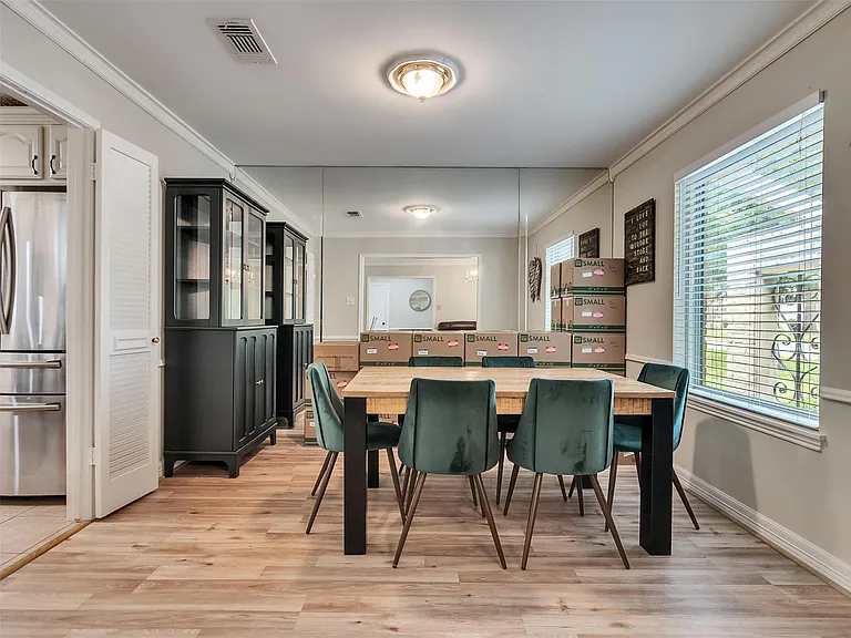 2811 Quincannon Ln — Photo 5