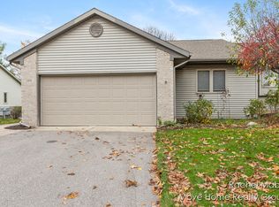 2488 Falcon Pointe Dr NW, Grand Rapids, MI 49534