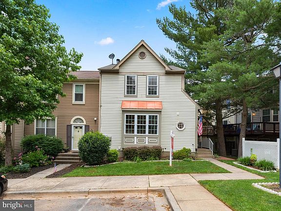 2nd image of 1 Lake Park Ct #986