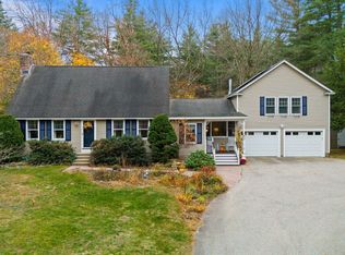 9 Century Ln, Litchfield, NH 03052