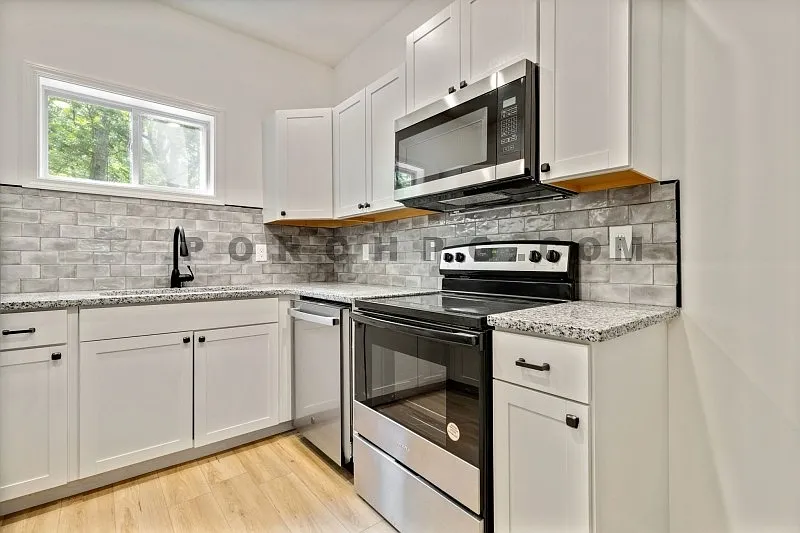 2 bed, 2.5 bath, 1800 sqft, $1,425 — Photo 4