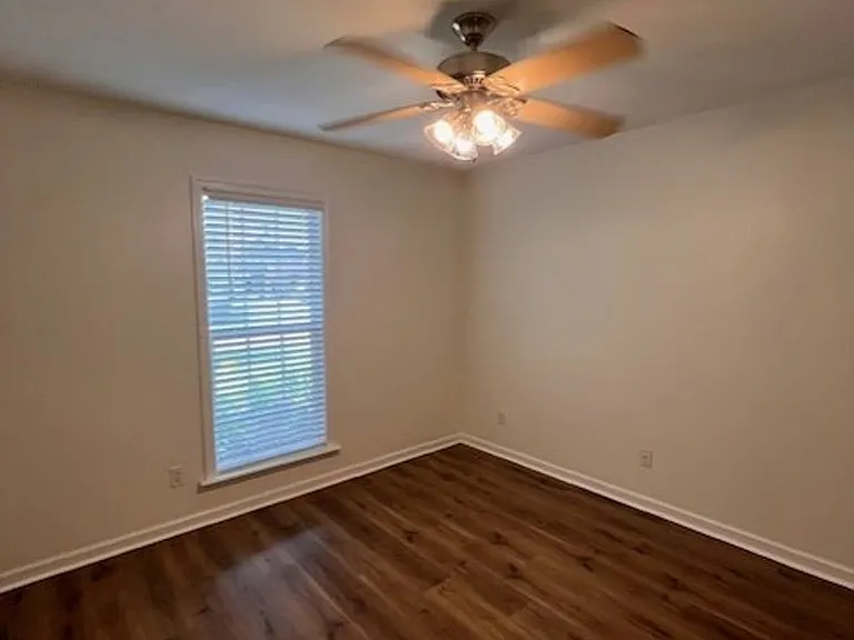 4077 Huntley Dr — Photo 8